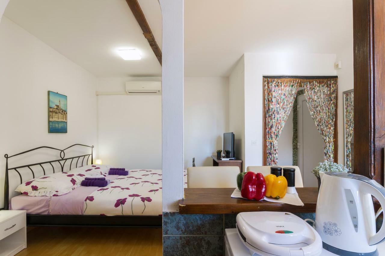 Studio Apartman Ela Pula Zewnętrze zdjęcie